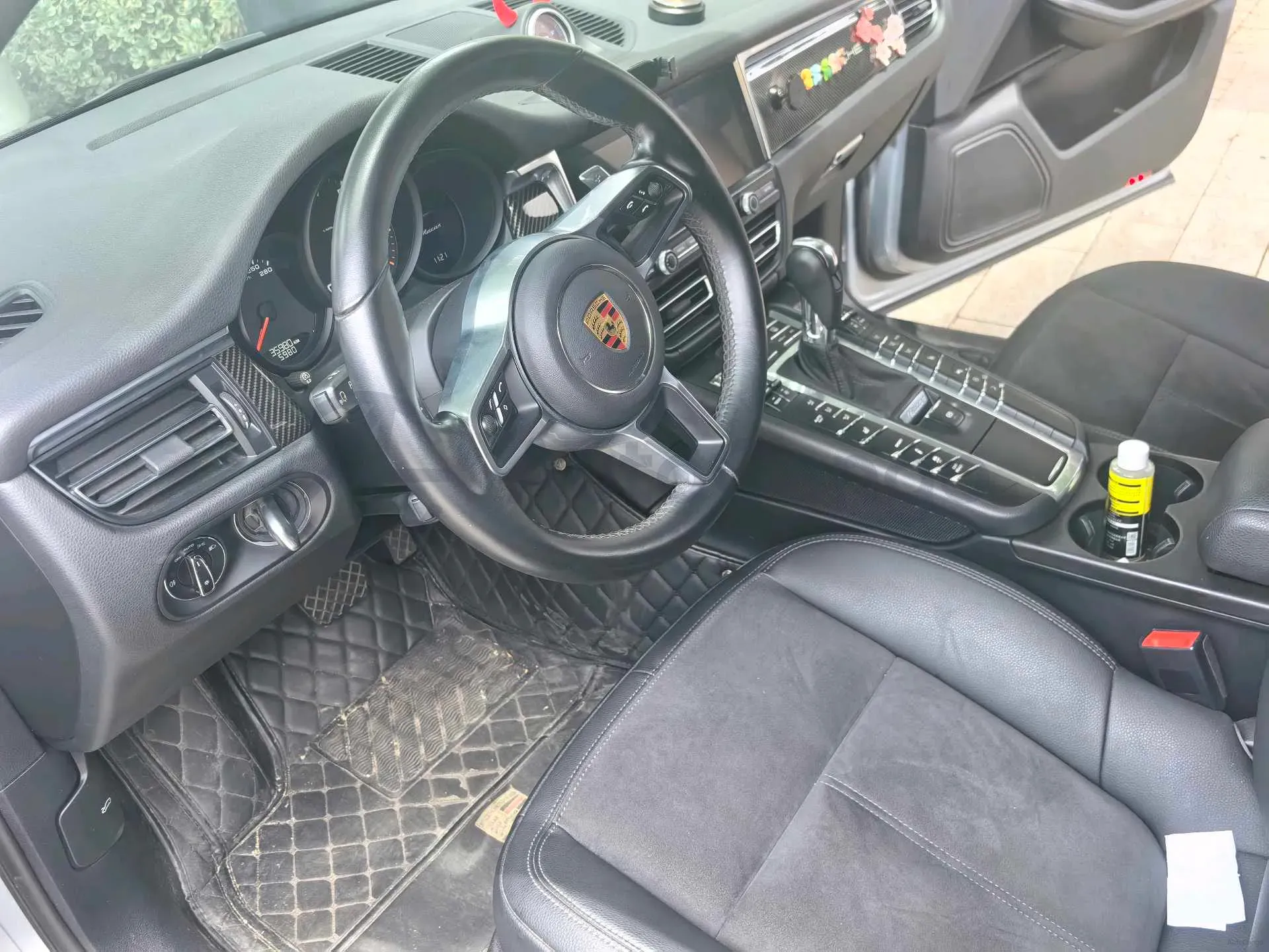 2021 Porsche Macan 2.0T 252HP L4 7DCT,autocango,china used car exporter,china ev exporter,chinese used car exporter,chinese used ev exporter