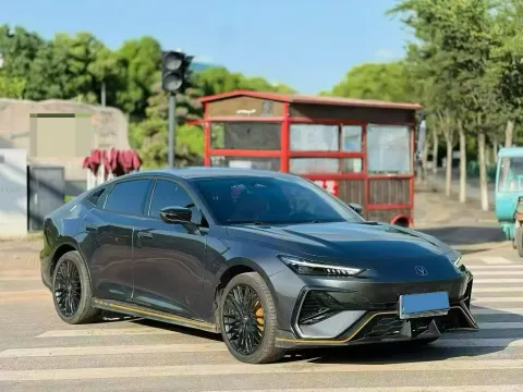 2025 ChangAn UNI-V 2.0T 245HP L4 8AT,autocango,china used car exporter,china ev exporter,chinese used car exporter,chinese used ev exporter