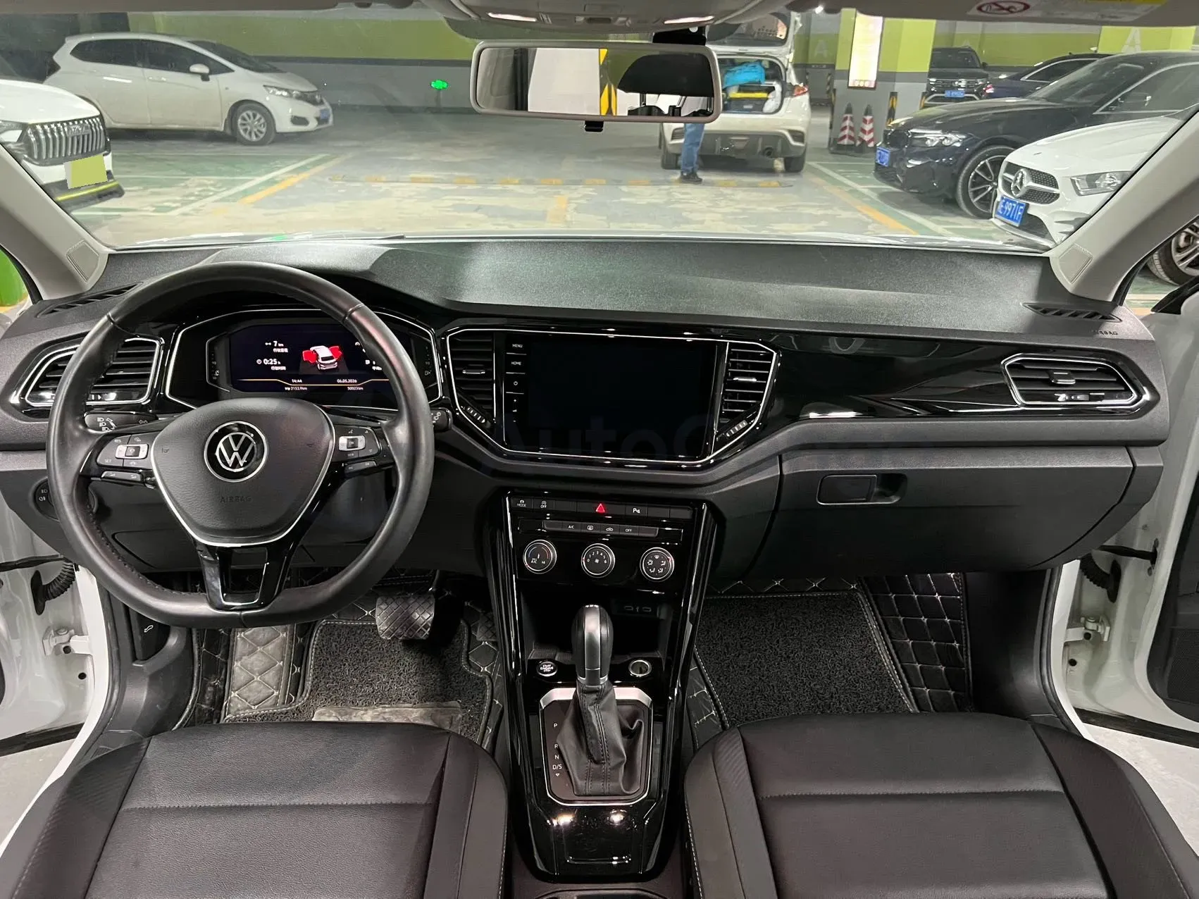 2022 Volkswagen T-Roc 1.4T 150HP L4 7DCT,autocango,china used car exporter,china ev exporter,chinese used car exporter,chinese used ev exporter