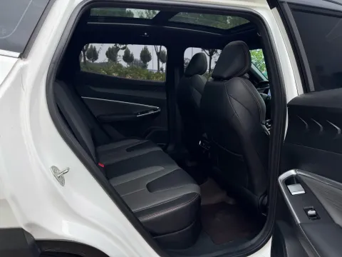 2023 Geely Azkarra 1.5T 181HP L4 7DCT