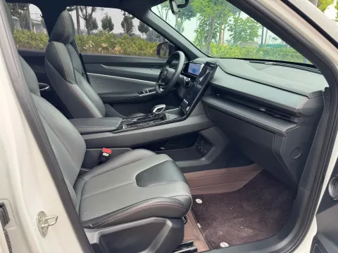 2023 Geely Azkarra 1.5T 181HP L4 7DCT