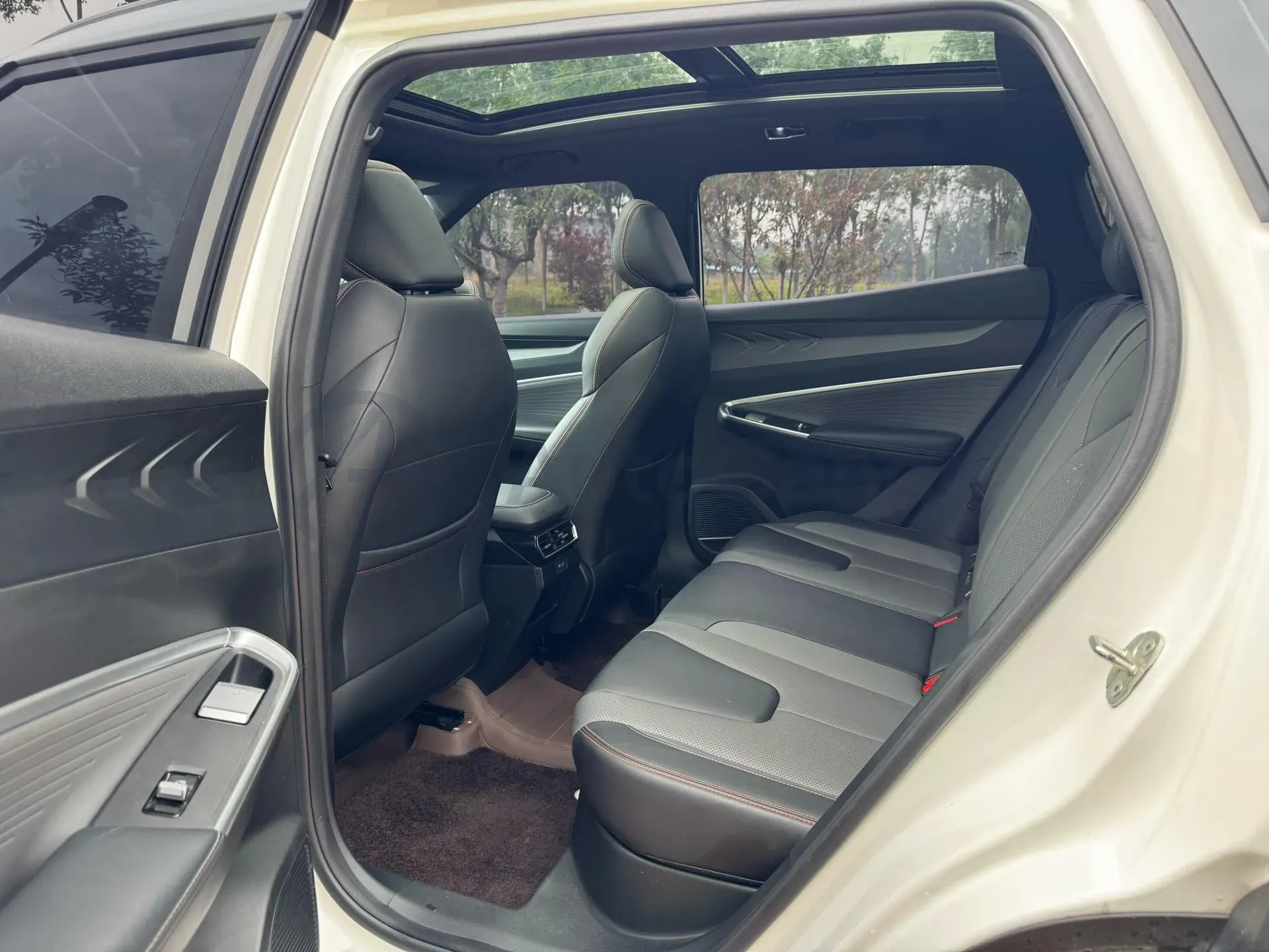 2023 Geely Azkarra 1.5T 181HP L4 7DCT,autocango,china used car exporter,china ev exporter,chinese used car exporter,chinese used ev exporter