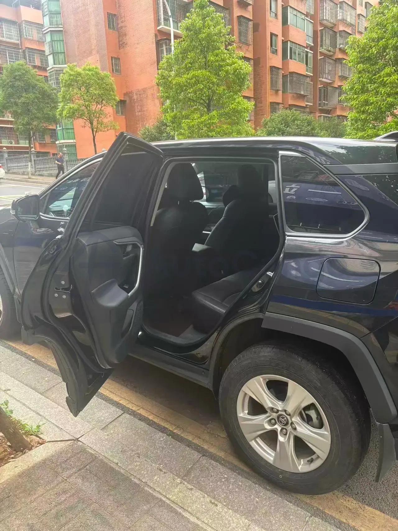 2024 Toyota RAV4 2.0L 171HP L4 CVT,autocango,china used car exporter,china ev exporter,chinese used car exporter,chinese used ev exporter