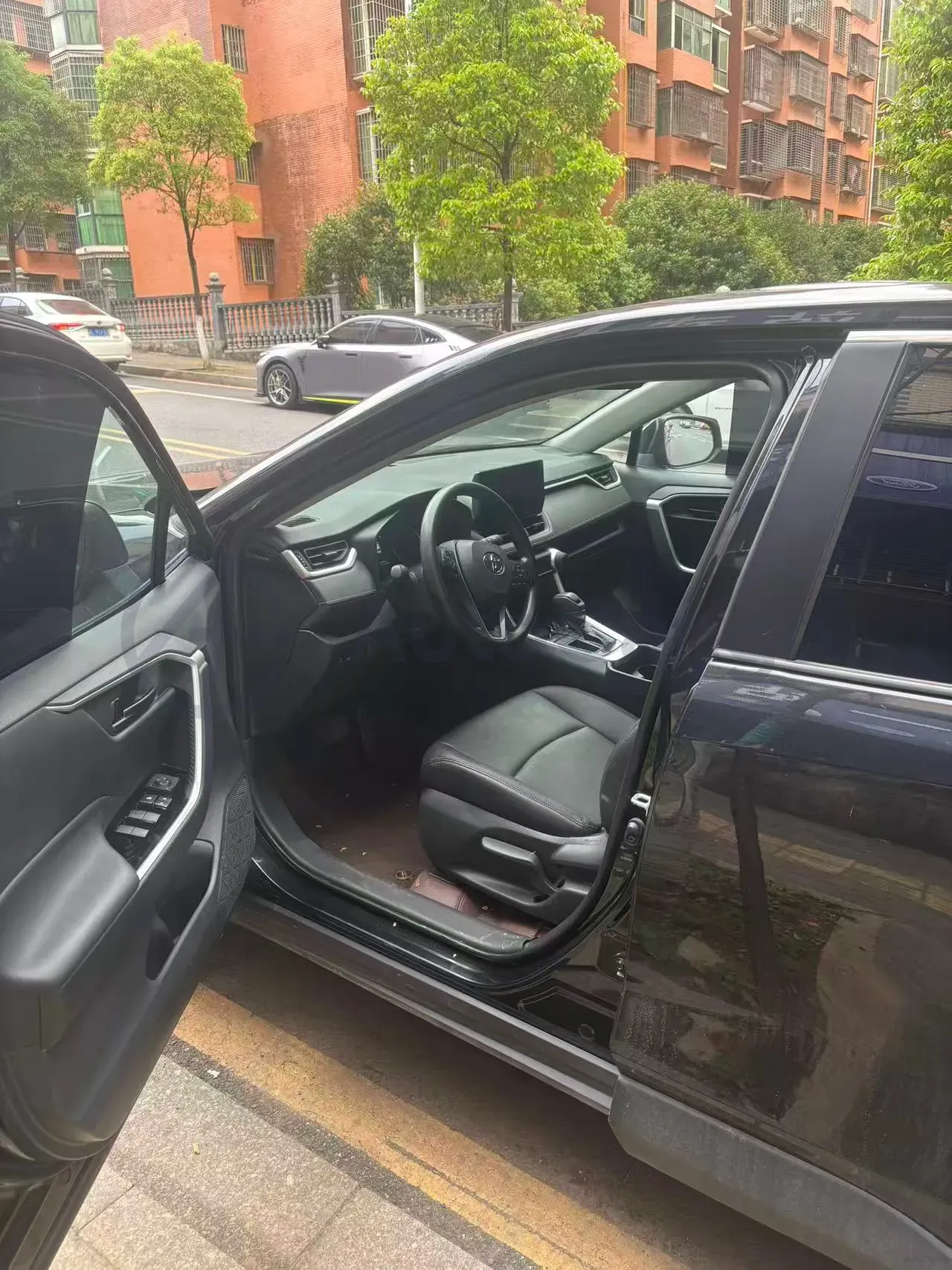 2024 Toyota RAV4 2.0L 171HP L4 CVT,autocango,china used car exporter,china ev exporter,chinese used car exporter,chinese used ev exporter