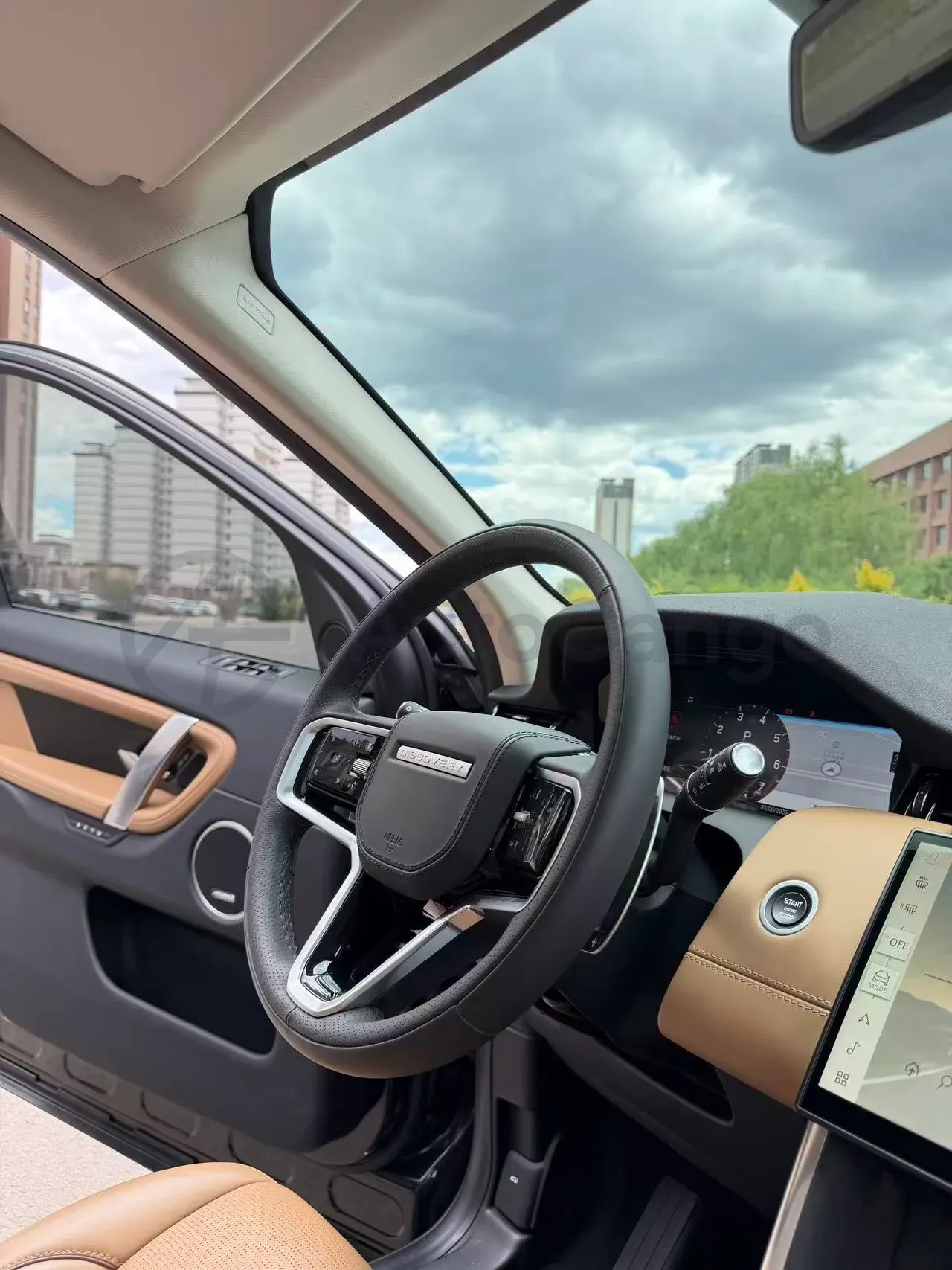 2024 Land Rover Discovery Sport 2.0T 249HP L4 9AT,autocango,china used car exporter,china ev exporter,chinese used car exporter,chinese used ev exporter