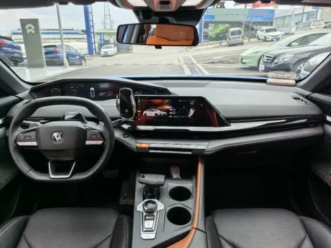 2022 ChangAn UNI-V 1.5T 188HP L4 7DCT,autocango,china used car exporter,china ev exporter,chinese used car exporter,chinese used ev exporter