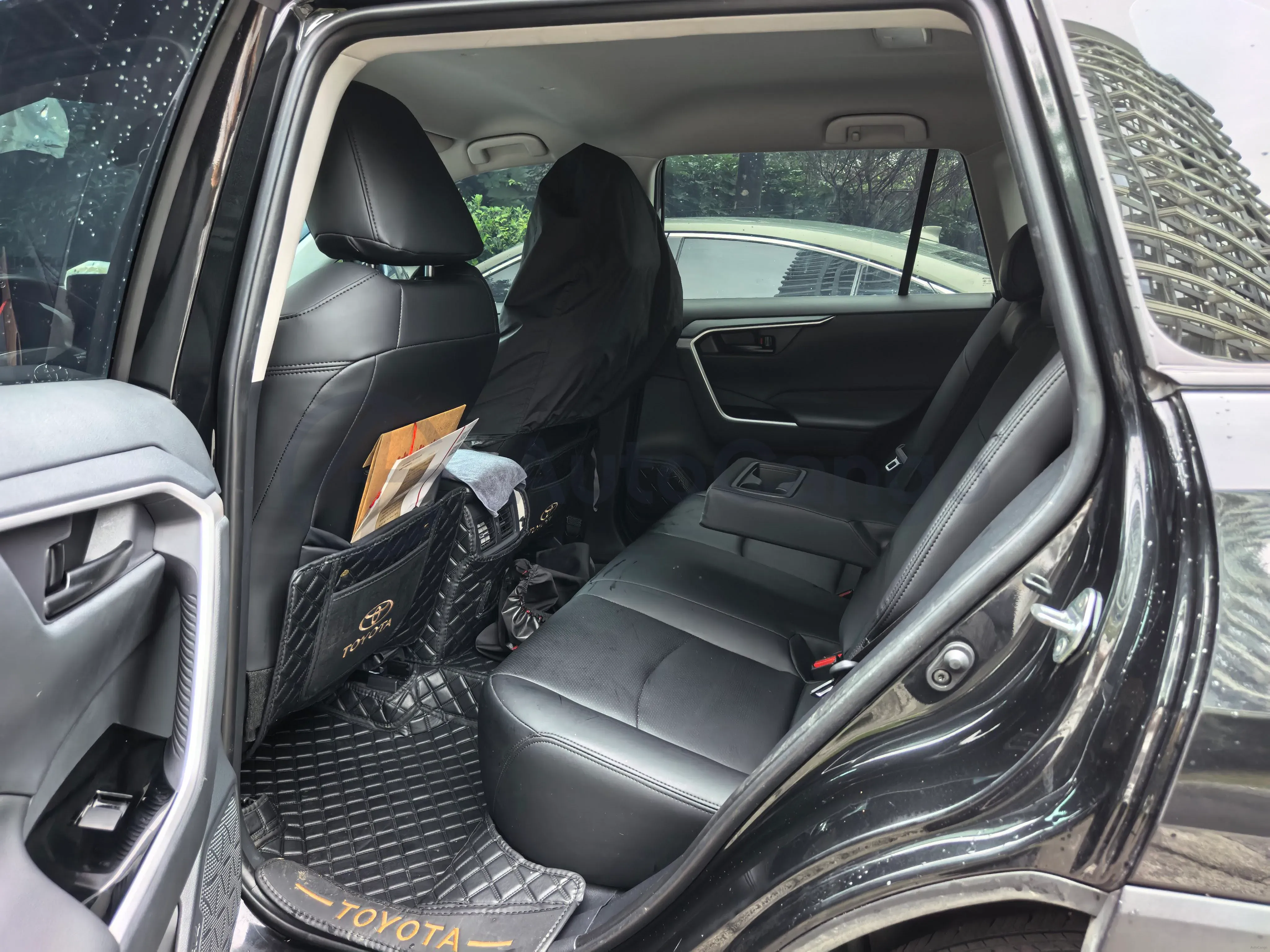 2024 Toyota RAV4 2.0L 171HP L4 CVT,autocango,china used car exporter,china ev exporter,chinese used car exporter,chinese used ev exporter
