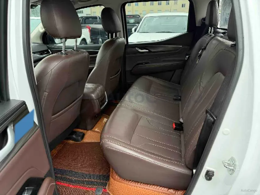 2023 Dongfeng RuiQi 6 2.3T 163HP L4 8AT,autocango,china used car exporter,china ev exporter,chinese used car exporter,chinese used ev exporter