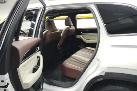 2021 Geely Monjaro 2.0T 218HP L4 7DCT