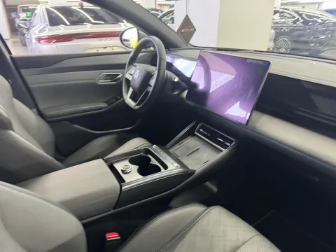 2025 BYD QinL BEV