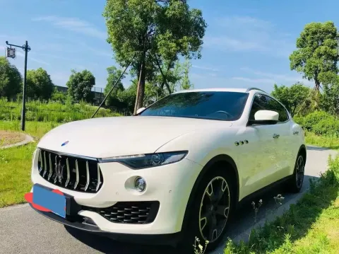 2018 Maserati Levante 3.0T 350HP V6 8AT,autocango,china used car exporter,china ev exporter,chinese used car exporter,chinese used ev exporter
