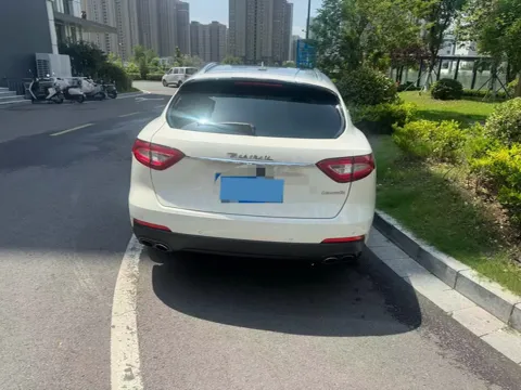 2018 Maserati Levante 3.0T 350HP V6 8AT,autocango,china used car exporter,china ev exporter,chinese used car exporter,chinese used ev exporter