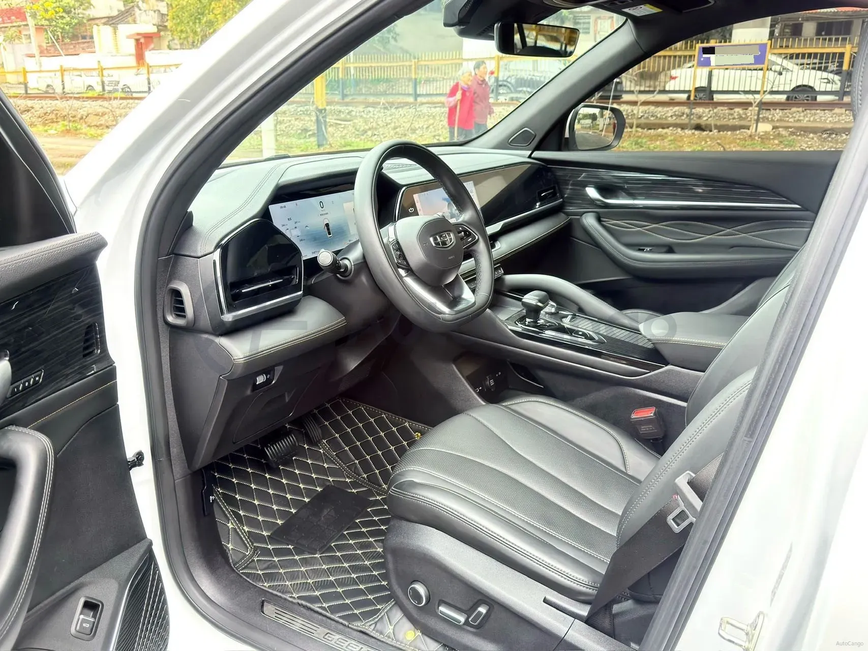 2024 Geely Monjaro 2.0T 218HP L4 7DCT,autocango,china used car exporter,china ev exporter,chinese used car exporter,chinese used ev exporter