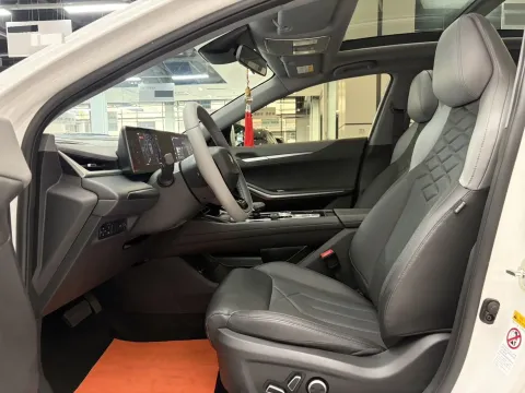 2023 ChangAn Raeton Plus 1.5T 188HP L4 7DCT,autocango,china used car exporter,china ev exporter,chinese used car exporter,chinese used ev exporter