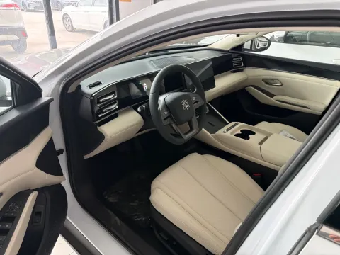 2026 BYD QinL 1.5L 101HP L4 E-CVT PHEV