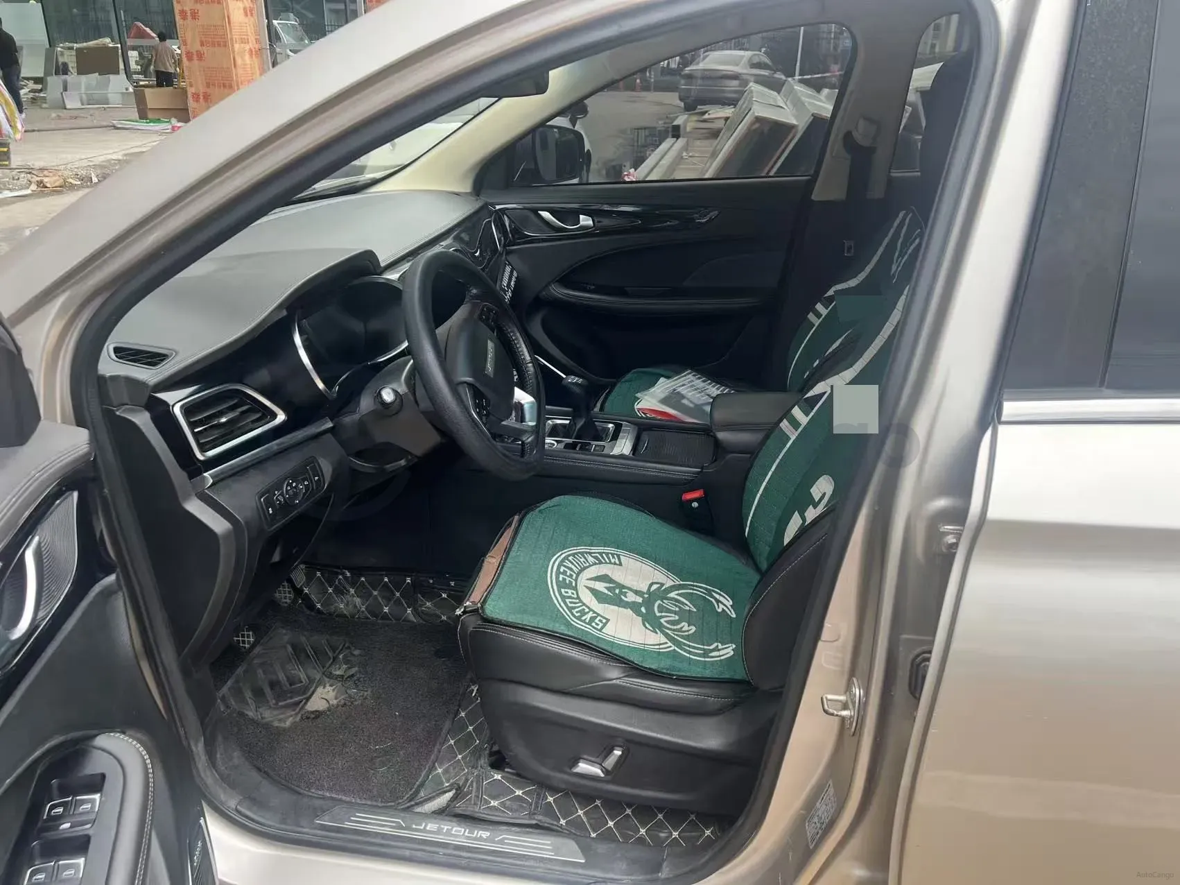 2019 Jetour X90 1.5T 156HP L4 6MT,autocango,china used car exporter,china ev exporter,chinese used car exporter,chinese used ev exporter