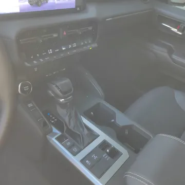 2025 Toyota Land Cruiser Prado 2.4T 282HP L4 8AT Hybrid 5.1KWH,autocango,china used car exporter,china ev exporter,chinese used car exporter,chinese used ev exporter