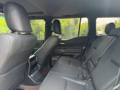 2024 Toyota Land Cruiser Prado 2.4T 282HP L4 8AT Hybrid