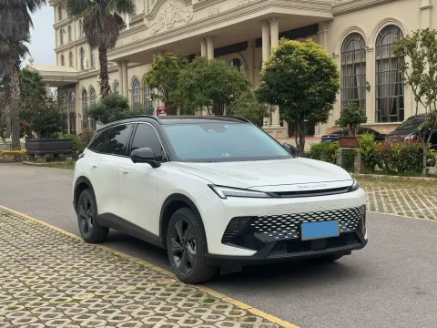 2022 BeiJing Auto Rubik 1.5T 188HP L4 7DCT