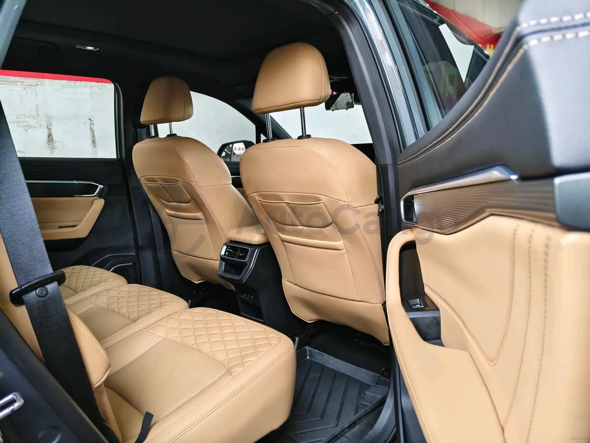 2023 Geely Okavango L 2.0T 218HP L4 7DCT,autocango,china used car exporter,china ev exporter,chinese used car exporter,chinese used ev exporter