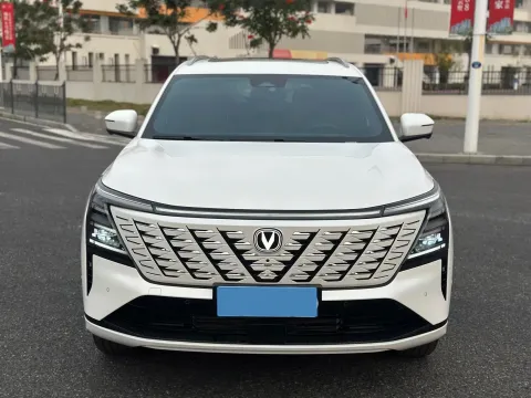 2024 ChangAn CS75 Plus 2.0T 233HP L4 8AT