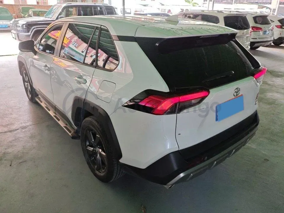 2022 Toyota RAV4 2.0L 171HP L4 CVT,autocango,china used car exporter,china ev exporter,chinese used car exporter,chinese used ev exporter