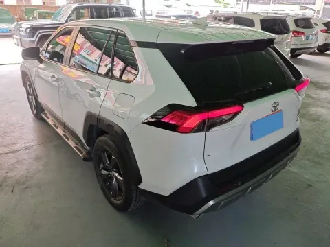 2022 Toyota RAV4 2.0L 171HP L4 CVT,autocango,china used car exporter,china ev exporter,chinese used car exporter,chinese used ev exporter