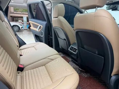 2024 Land Rover Discovery Sport 2.0T 249HP L4 9AT