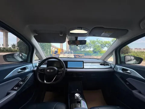 2022 Geometry E BEV 33.5KWH