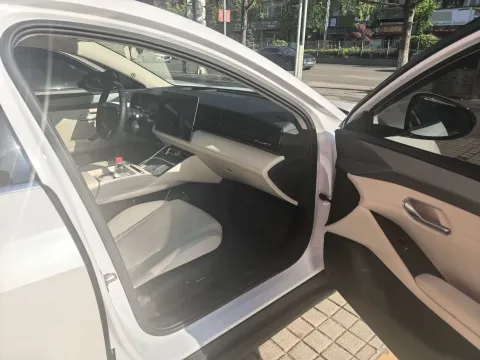 2025 BYD QinL BEV