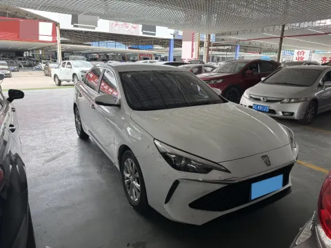 2023 Roewe i5 1.5L 129HP L4 5MT,autocango,china used car exporter,china ev exporter,chinese used car exporter,chinese used ev exporter