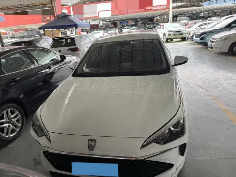 2023 Roewe i5 1.5L 129HP L4 5MT,autocango,china used car exporter,china ev exporter,chinese used car exporter,chinese used ev exporter