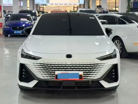 2023 ChangAn UNI-V 1.5T 188HP L4 7DCT,autocango,china used car exporter,china ev exporter,chinese used car exporter,chinese used ev exporter