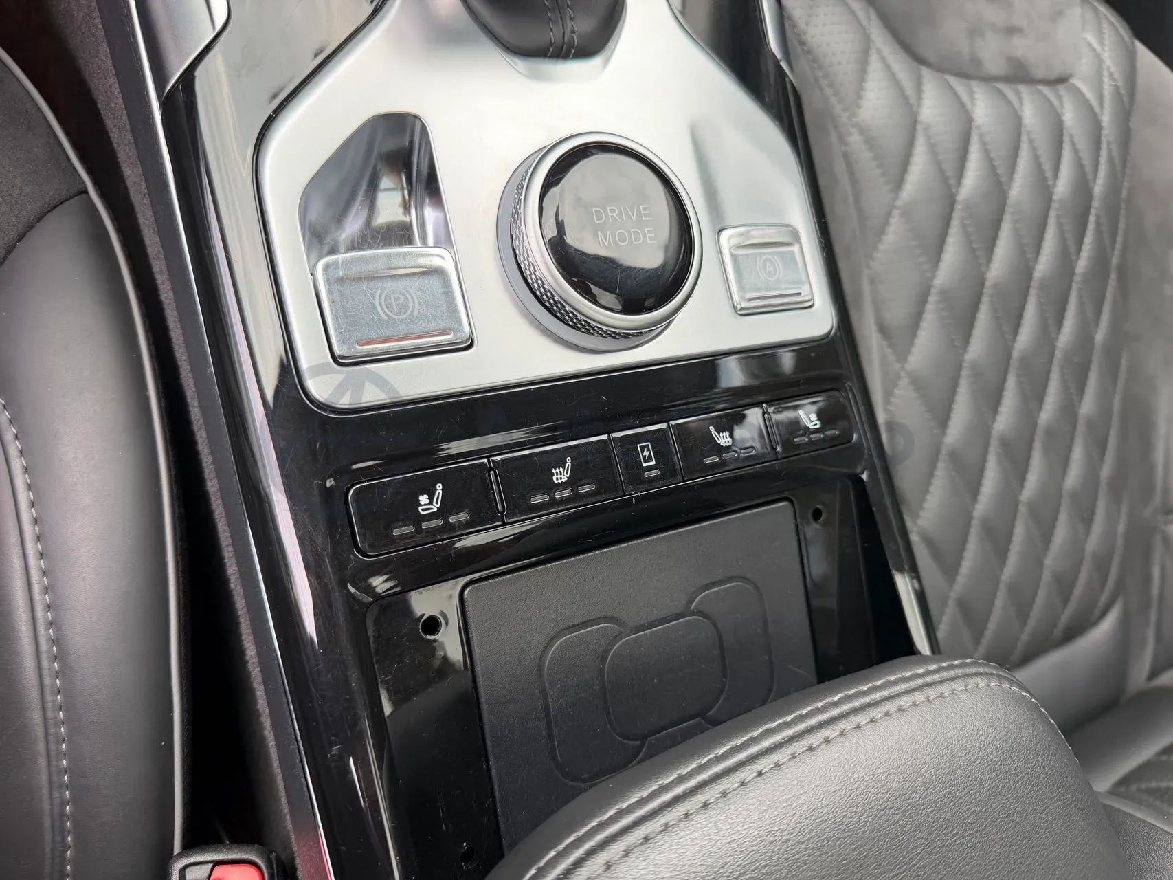 2019 HongQi HS5 2.0T 224HP L4 6AT,autocango,china used car exporter,china ev exporter,chinese used car exporter,chinese used ev exporter