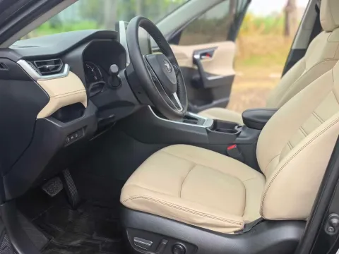 2021 Toyota RAV4 2.0L 171HP L4 CVT,autocango,china used car exporter,china ev exporter,chinese used car exporter,chinese used ev exporter