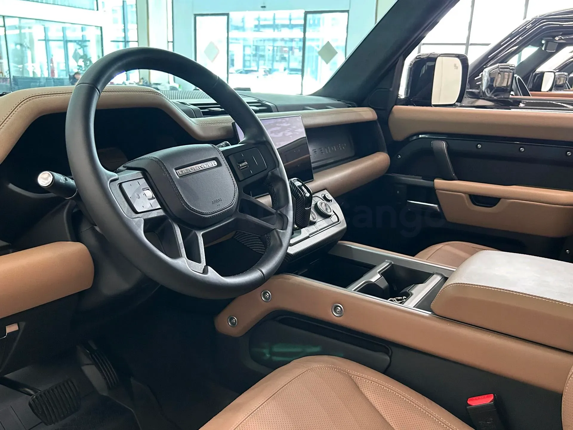 2025 Land Rover Defender 3.0T 400HP L6 8AT,autocango,china used car exporter,china ev exporter,chinese used car exporter,chinese used ev exporter