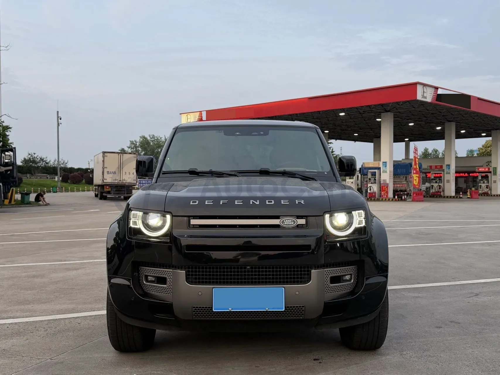 2025 Land Rover Defender 3.0T 400HP L6 8AT,autocango,china used car exporter,china ev exporter,chinese used car exporter,chinese used ev exporter