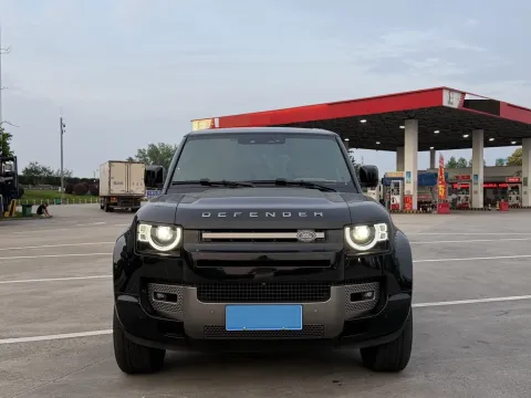 2025 Land Rover Defender 3.0T 400HP L6 8AT