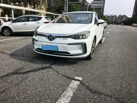 2018 BEIJING AUTO EU5,autocango,china used car exporter,china ev exporter,chinese used car exporter,chinese used ev exporter