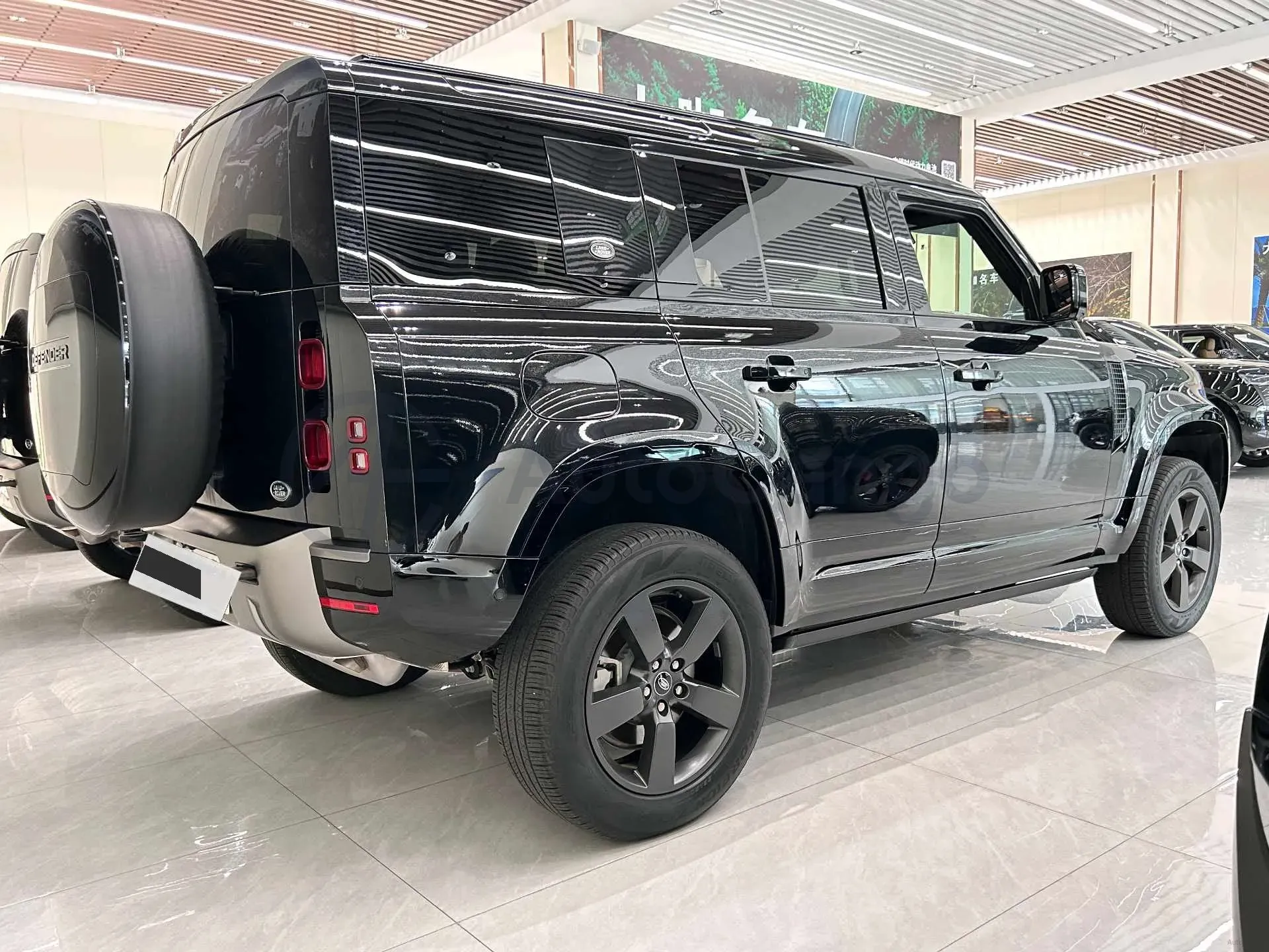 2024 Land Rover Defender 3.0T 400HP L6 8AT,autocango,china used car exporter,china ev exporter,chinese used car exporter,chinese used ev exporter