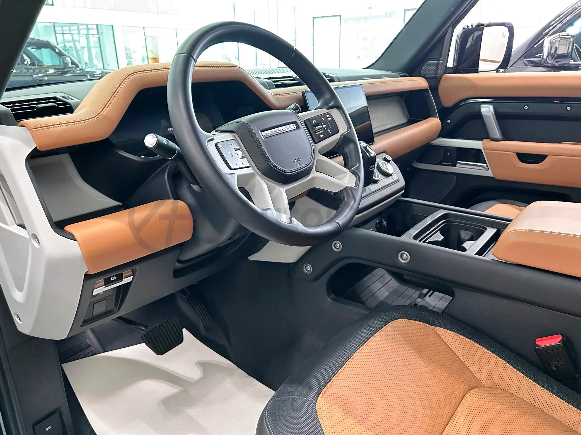 2024 Land Rover Defender 3.0T 400HP L6 8AT,autocango,china used car exporter,china ev exporter,chinese used car exporter,chinese used ev exporter