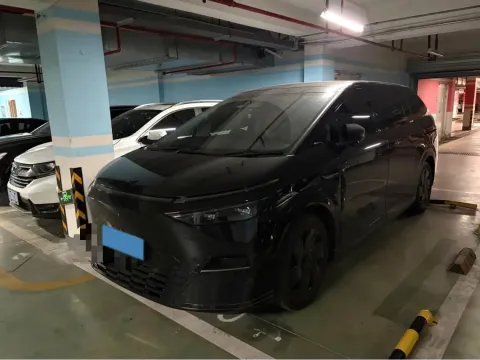 2024 XPENG X9,autocango,china used car exporter,china ev exporter,chinese used car exporter,chinese used ev exporter