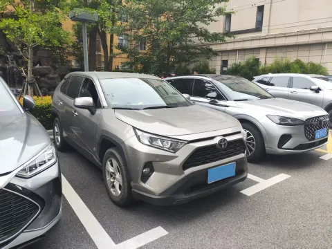 2022 Toyota RAV4 2.0L 171HP L4 CVT,autocango,china used car exporter,china ev exporter,chinese used car exporter,chinese used ev exporter