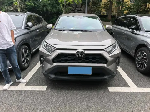 2022 Toyota RAV4 2.0L 171HP L4 CVT,autocango,china used car exporter,china ev exporter,chinese used car exporter,chinese used ev exporter