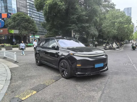 2023 Li L7 Range Extended 154HP REEV 40.9KWH,autocango,china used car exporter,china ev exporter,chinese used car exporter,chinese used ev exporter