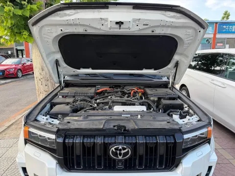 2025 Toyota Land Cruiser Prado 2.4T 282HP L4 8AT Hybrid 5.1KWH