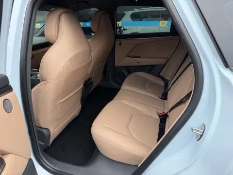 2024 HongQi H5 2.0T 224HP L4 8AT,autocango,china used car exporter,china ev exporter,chinese used car exporter,chinese used ev exporter