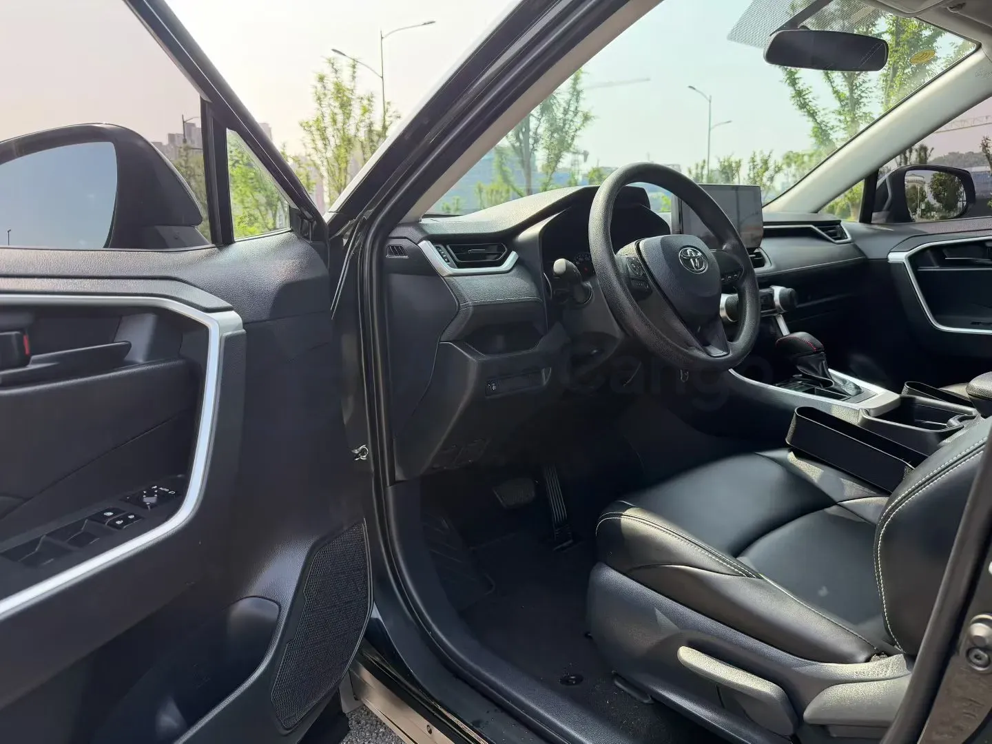 2023 Toyota Wildlander 2.0L 171HP L4 CVT,autocango,china used car exporter,china ev exporter,chinese used car exporter,chinese used ev exporter