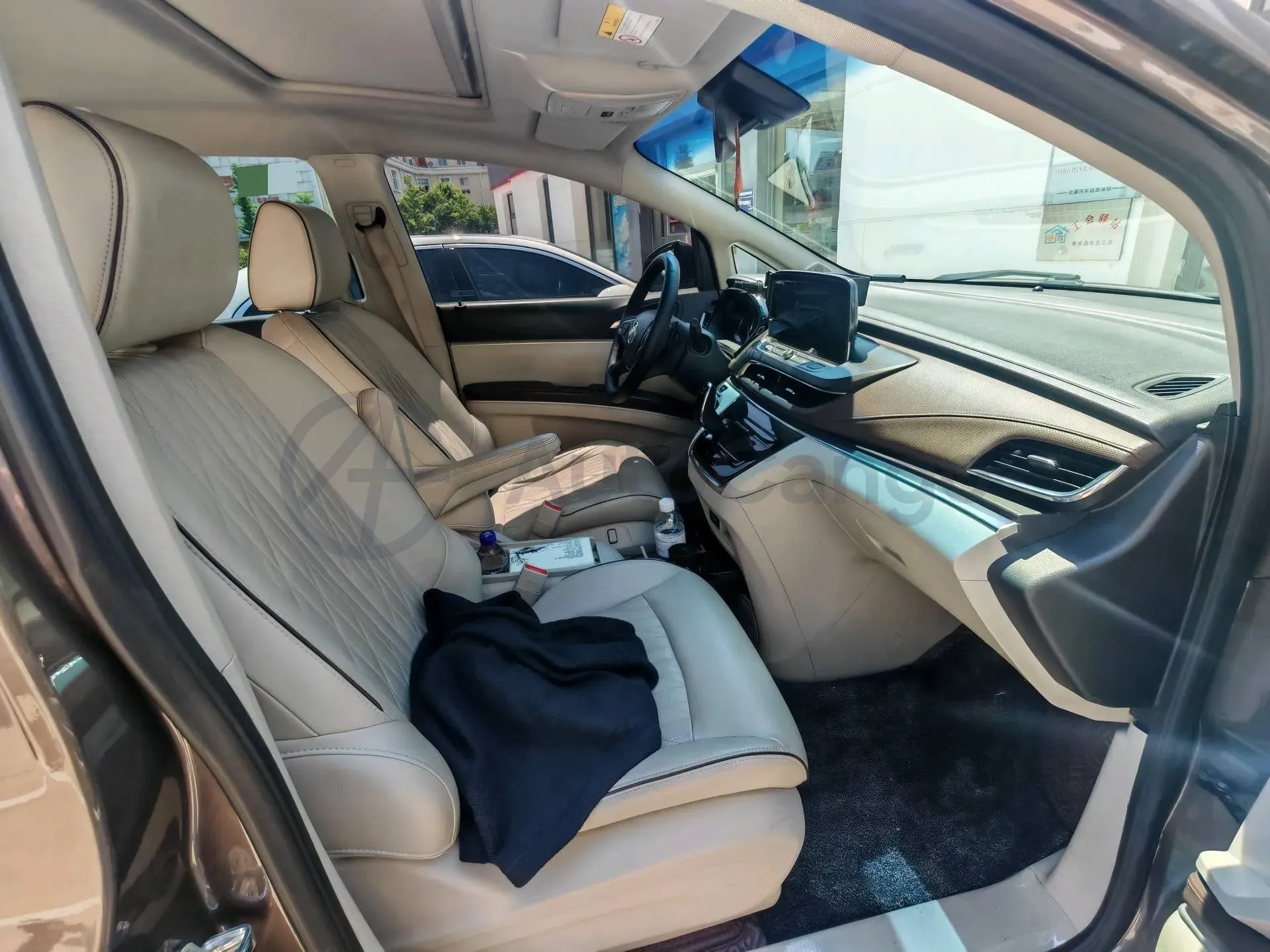 2022 Buick GL8 2.0T 237HP L4 9AT,autocango,china used car exporter,china ev exporter,chinese used car exporter,chinese used ev exporter