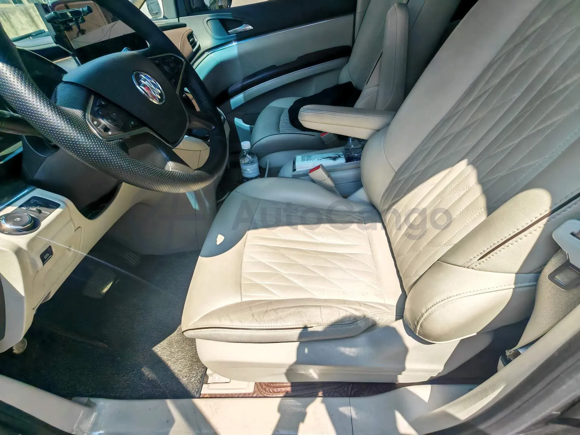 2022 Buick GL8 2.0T 237HP L4 9AT,autocango,china used car exporter,china ev exporter,chinese used car exporter,chinese used ev exporter